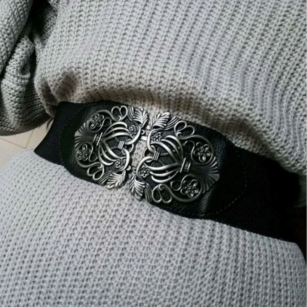 Black Stretch Waist Belt with Decorative Silver-Tone Floral Buckle